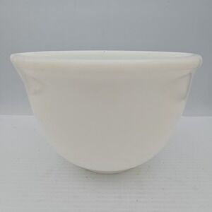 Vintage Glasbake Sunbeam Mixing Bowl Pour Spout White Milk Glass 6.5X4.5 Used